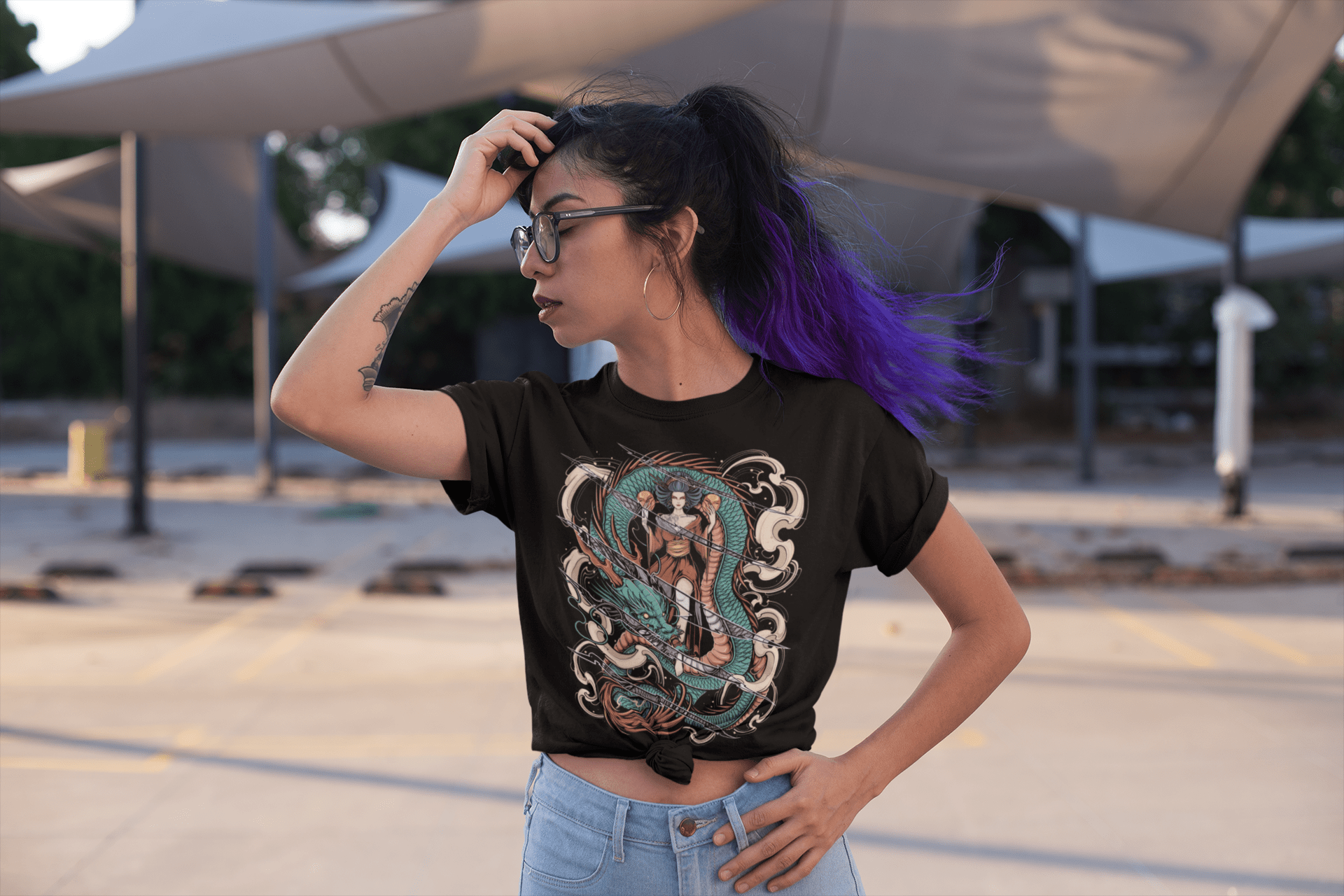 Japanese Queen with Claw Rips - Unisex T-Shirt || TeeStitch Apparel - TeeStitch Apparel