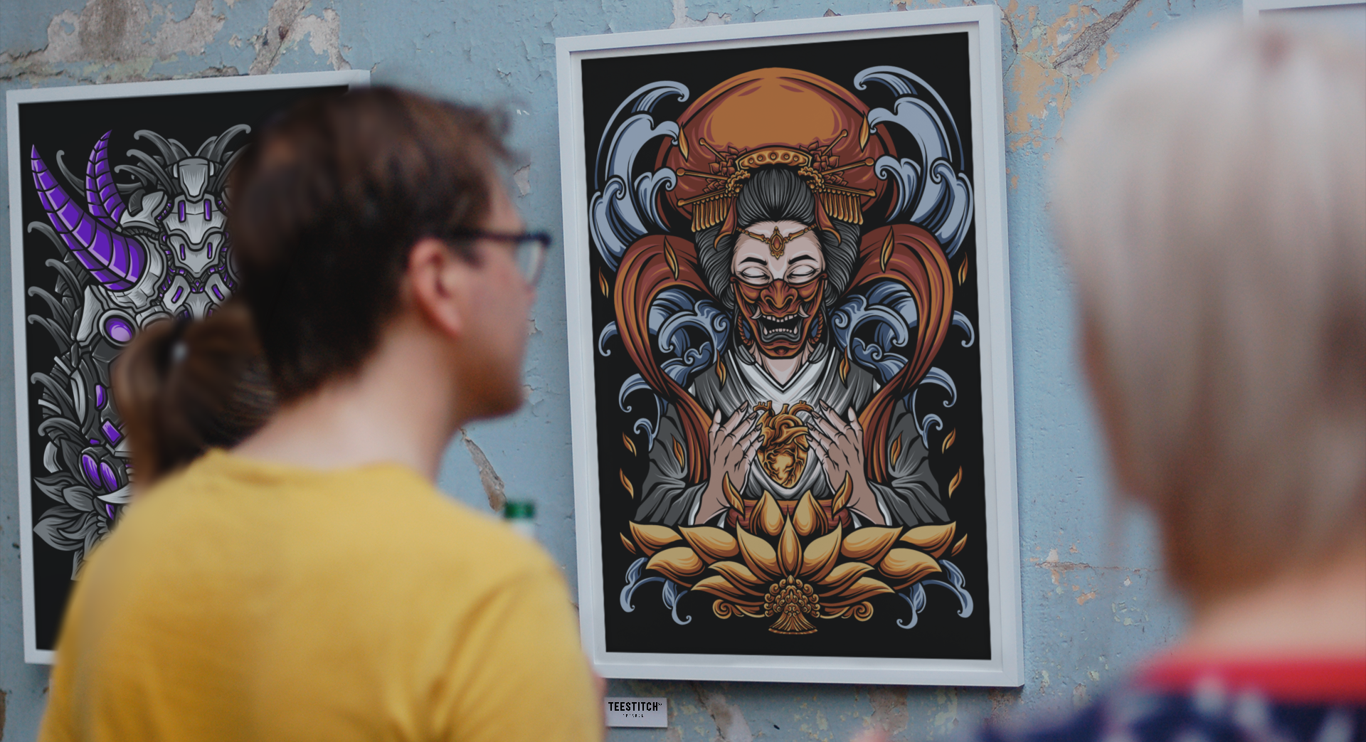 mockup-of-a-group-of-people-admiring-a-teestitch-apparel-art-print